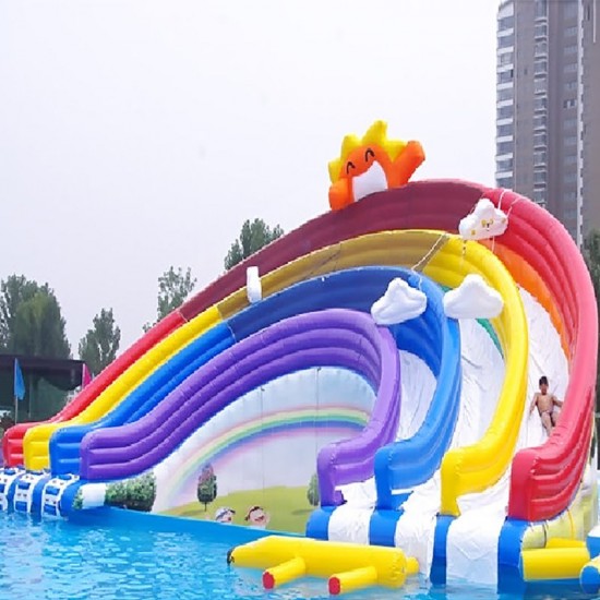 彩虹水滑梯